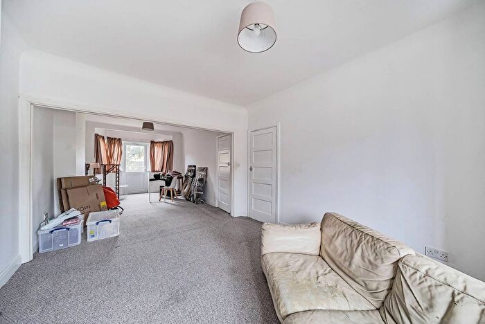 4 Bedroom Semi-Detached House To Rent In Cheyneys Avenue, Edgware, HA8
