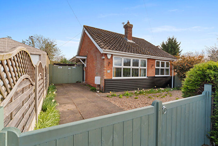 2 Bedroom Detached Bungalow For Sale In Skinners Lane, Waltham, DN37