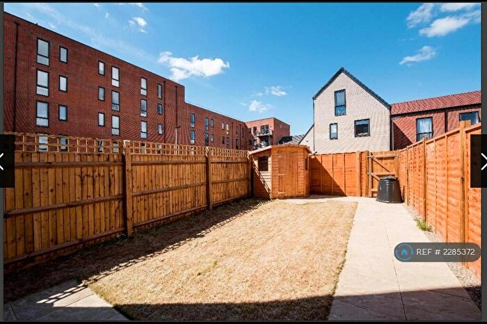 5 Bedroom Terraced House To Rent In Hughes Road, Hainault, IG6
