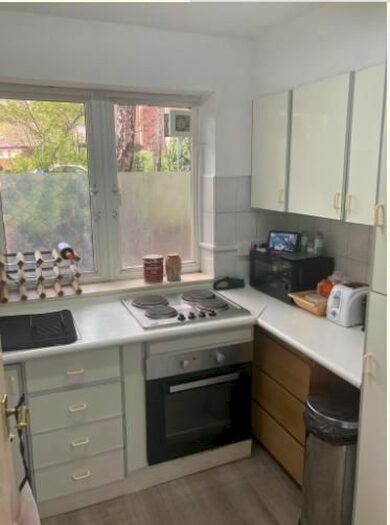 1 Bedroom Flat To Rent In Bramlands Close, Clapham, London, SW11