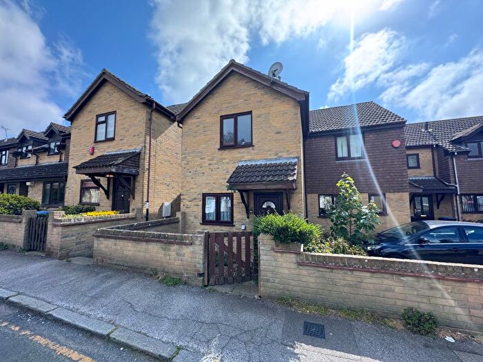 2 Bedroom End Of Terrace House To Rent In Church Road, Ramsgate, Kent, CT11