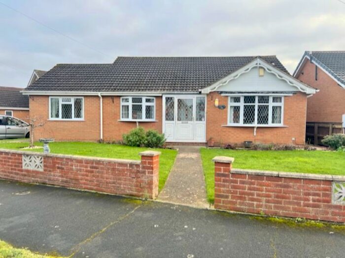 3 Bedroom Bungalow To Rent In Heron Way, Holton-Le-Clay, Grimsby, DN36