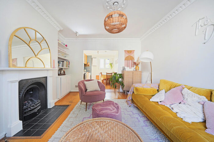 2 Bedroom Terraced House To Rent In Liverpool Road, Islington, N7