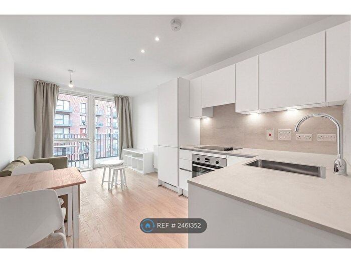 1 Bedroom Flat To Rent In Cranton Avenue, Hayes, UB3