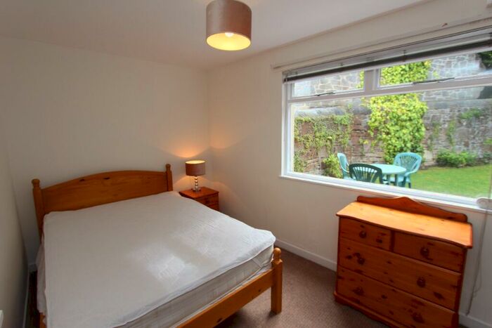 2 Bedroom Flat To Rent In Kinellan Road, Edinburgh, EH12