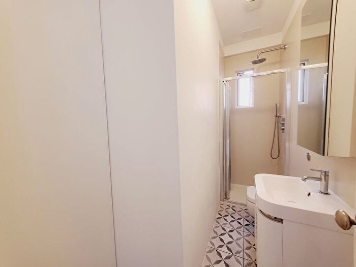 3 Bedroom Flat To Rent In Riffel Road, Willeseden Green, NW2