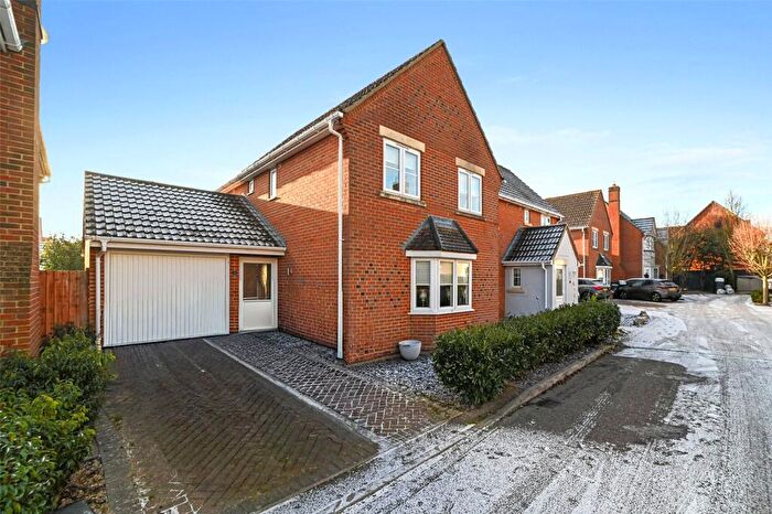 3 Bedroom Semi Detached House For Sale In Maple Way, Great Dunmow, Essex, CM6