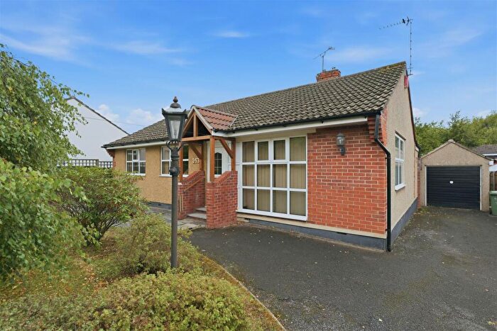 3 Bedroom Detached Bungalow For Sale In Park Lane, Frampton Cotterell, Bristol, BS36
