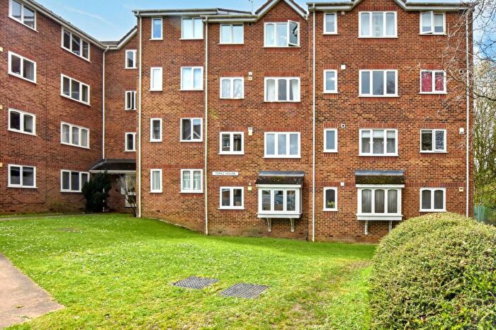 1 Bedroom Flat For Sale In Percy Gardens, Topaz House Percy Gardens, KT4