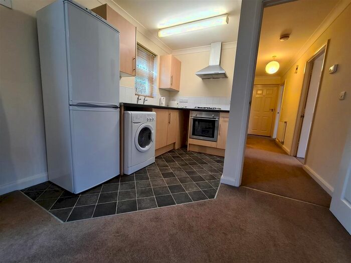 2 Bedroom Flat To Rent In Terrill Close, Huntingdon, PE29