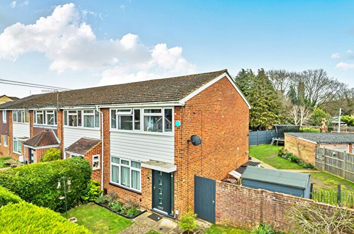 3 Bedroom End Terrace House For Sale In Farncombe, Surrey, GU7