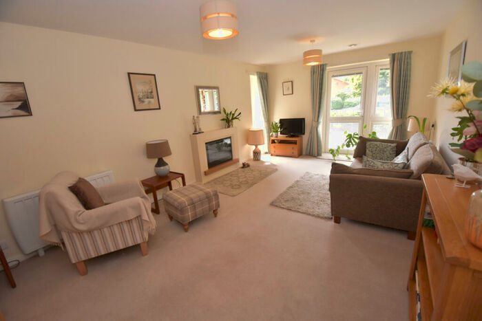 1 Bedroom Retirement Property For Sale In Oakfield Court, Crofts Bank Road, Urmston, M41
