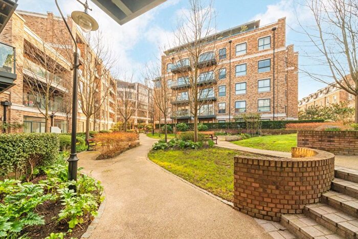 1 Bedroom Flat For Sale In Palladian Gardens, Chiswick, W4