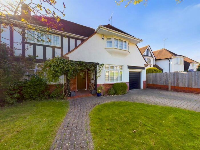 4 Bedroom House To Rent In Bishops Road, Hove, BN3