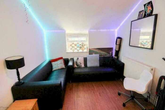 1 Bedroom House Of Multiple Occupation To Rent In St. Augustine Road, Southsea, Hampshire, PO4