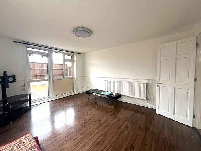 3 Bedroom Maisonette To Rent In Eldridge Close, Feltham, TW14
