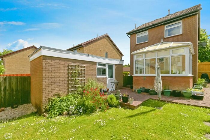 3 Bedroom Detached House For Sale In Hollyrood Close, Barry, CF62
