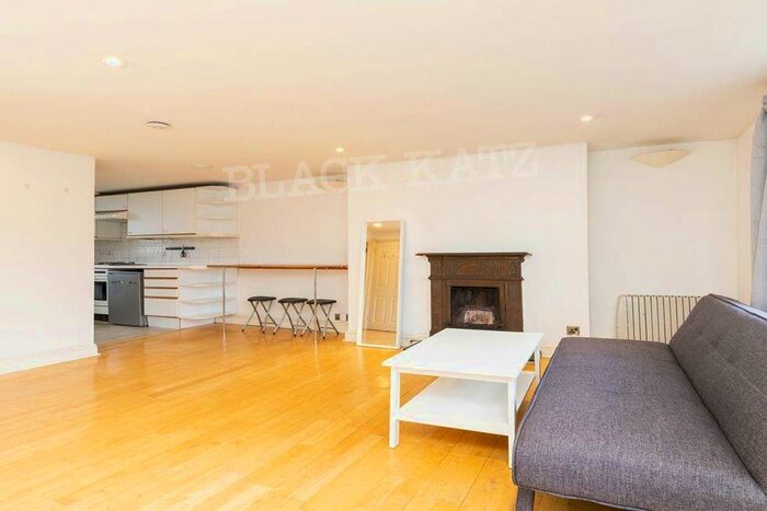 Flat To Rent In Upper Street, N1