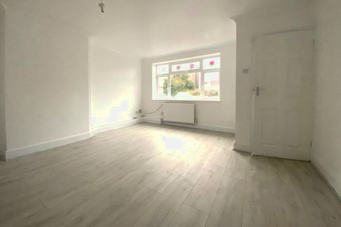 3 Bedroom Terraced House To Rent In Heron Hill, Belvedere DA17