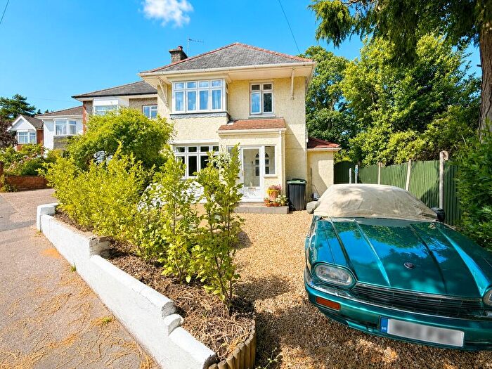 3 Bedroom Detached House For Sale In Firbank Road, Bournemouth, BH9