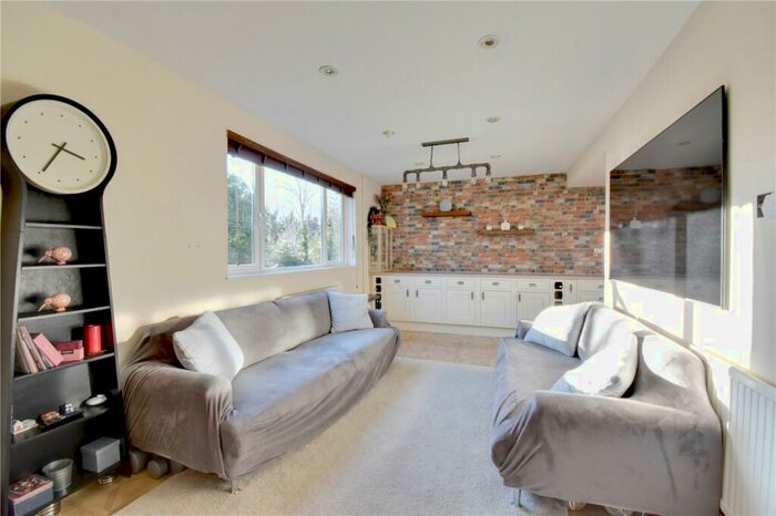 3 Bedroom Semi-Detached House To Rent In Baizdon Road, London, SE3