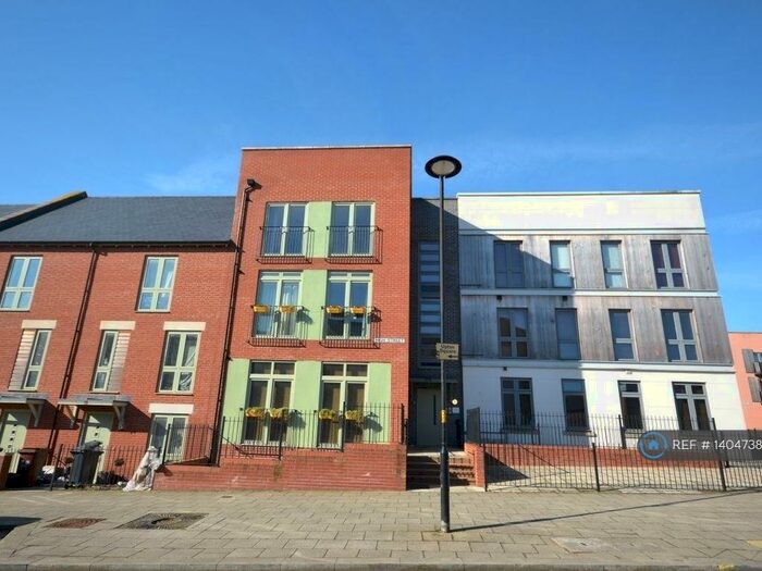 1 Bedroom Flat To Rent In The Square, Upton, Northampton, NN5