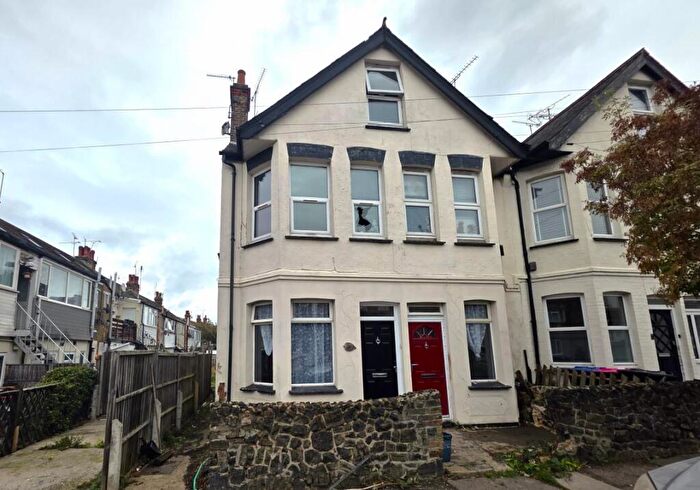 1 Bedroom Flat For Sale In Flat, Hainault Avenue, Westcliff-on-Sea, Essex, SS0