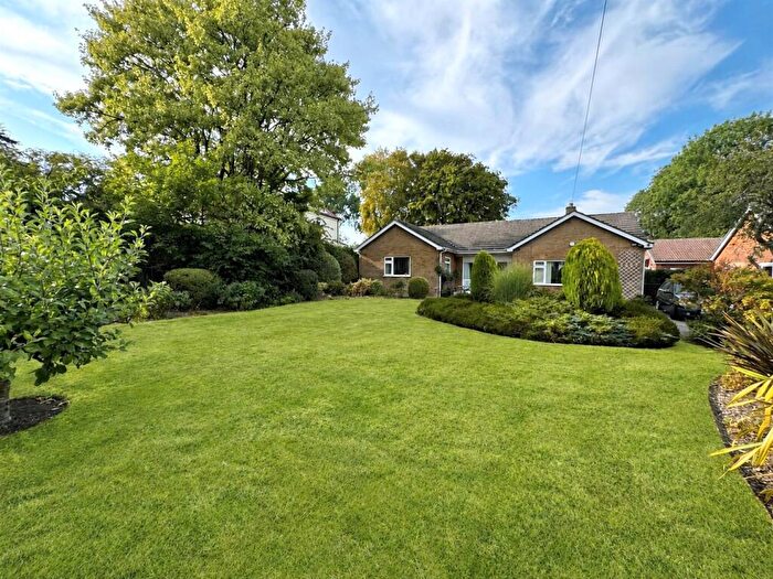 3 Bedroom Detached House For Sale In New Walk, North Ferriby, HU14