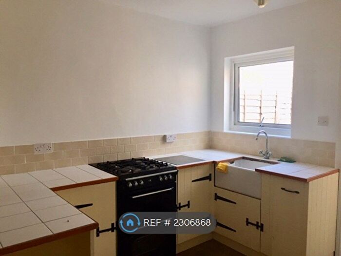 2 Bedroom Terraced House To Rent In Furze Road, Thornton Heath, CR7