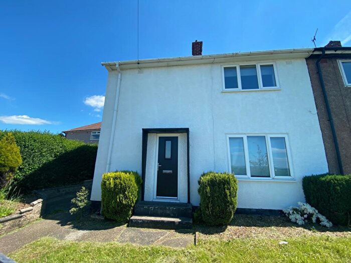 3 Bedroom Semi-Detached House To Rent In Houfton Road, Bolsover, S44