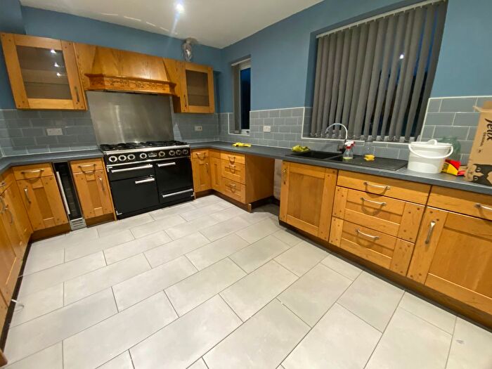 3 Bedroom Property To Rent In Alfred Road, Askern, Doncaster, DN6