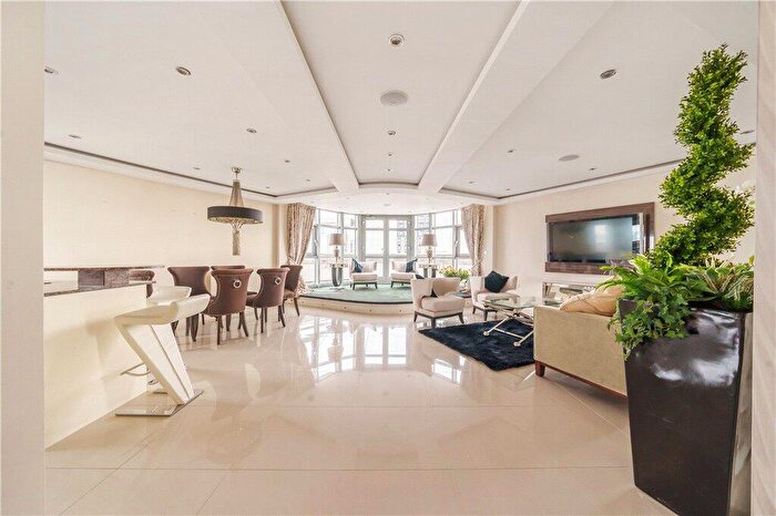 3 Bedroom Flat To Rent In Altolusso, Bute Terrace, Caerdydd, CF10