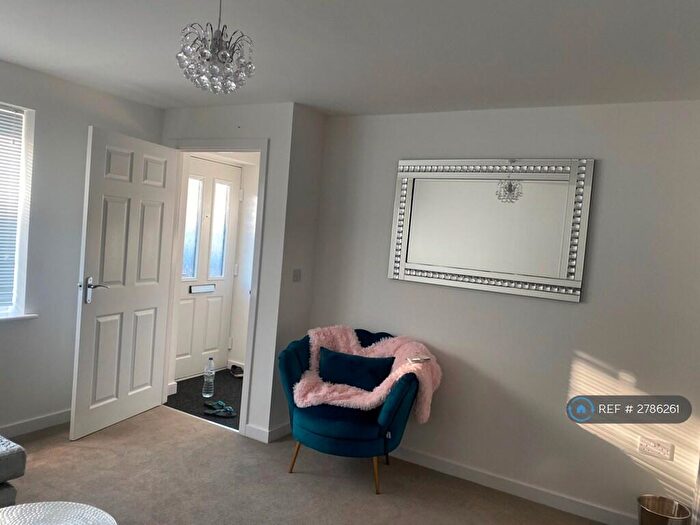 3 Bedroom Semi Detached House To Rent In Leamington Spa, Leamington Spa, CV33