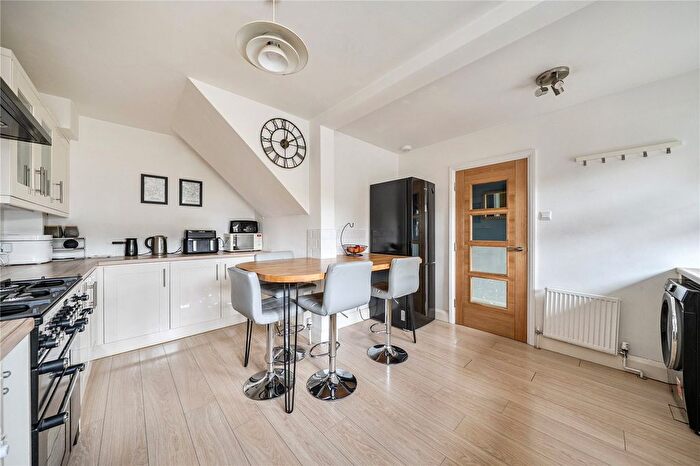4 Bedroom End Terrace House For Sale In Prospect Road, Sevenoaks, Kent, TN13
