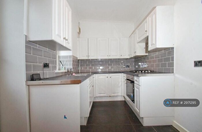 2 Bedroom End Of Terrace House To Rent In Lincoln Street, Porth, CF39
