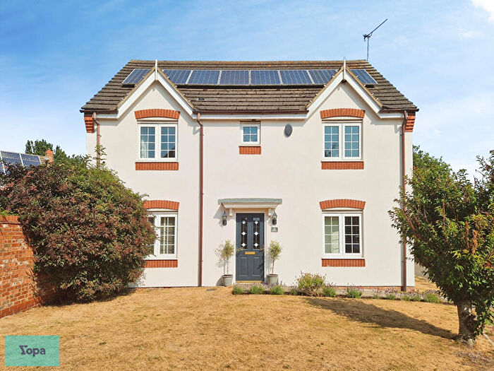 4 Bedroom Detached House For Sale In Field Reeves Walk, Epworth, Doncaster, DN9