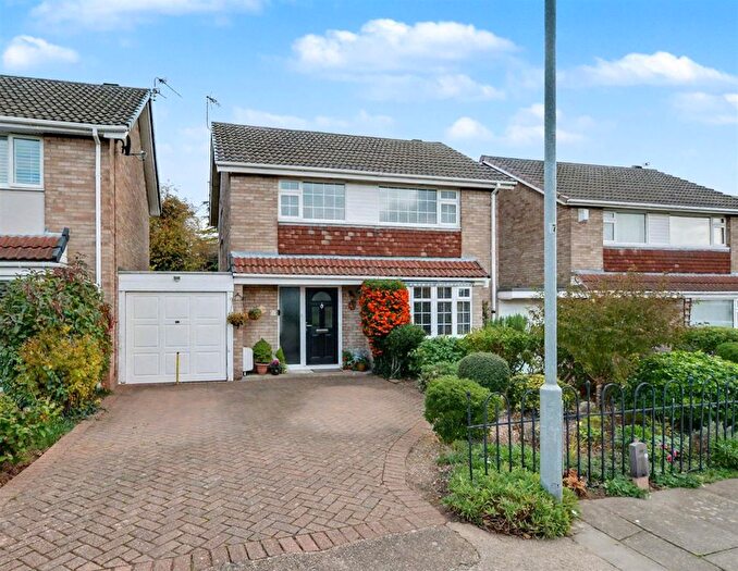 3 Bedroom Link Detached House For Sale In Northdown Drive, Beeston, NG9