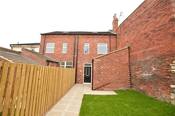 2 Bedroom Town House To Rent In High Street, Kippax, Leeds, LS25
