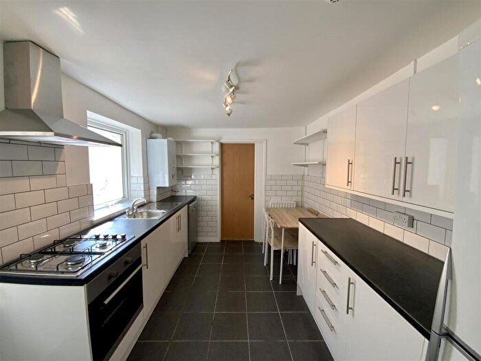 4 Bedroom House To Rent In Bed, Clyde Street, CF24