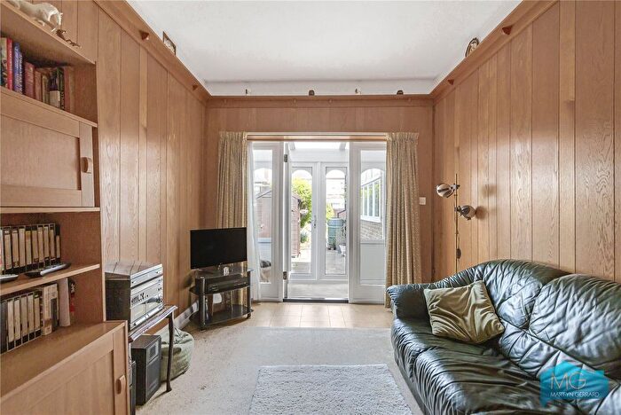 3 Bedroom Detached House For Sale In Woodside Park Road, Woodside Park, London, N12