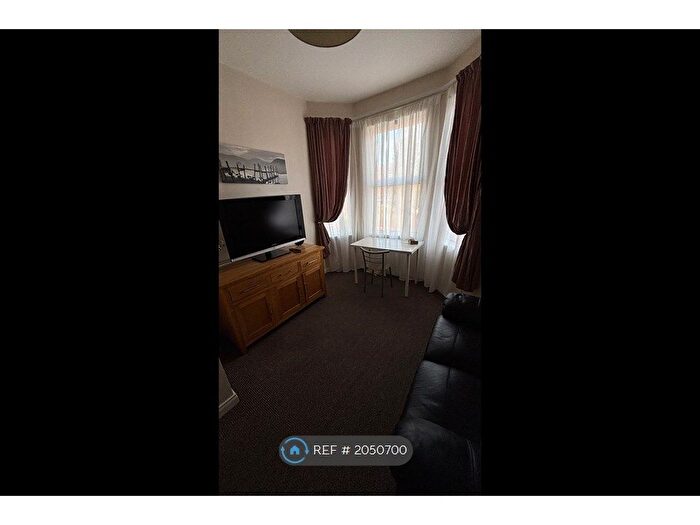 1 Bedroom Flat To Rent In Upper Newtownards Road, Belfast, BT4
