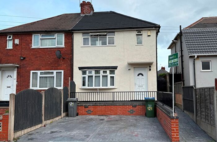 3 Bedroom Semi-Detached House For Sale In Whitgreave Street, West Bromwich, B70
