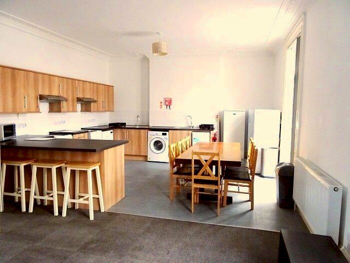 7 Bedroom Flat To Rent In Warwick Street, Leamington Spa, CV32