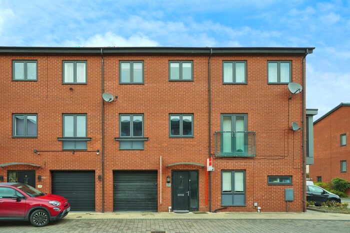 3 Bedroom Town House For Sale In Twine Street, Hunslet, Leeds, LS10