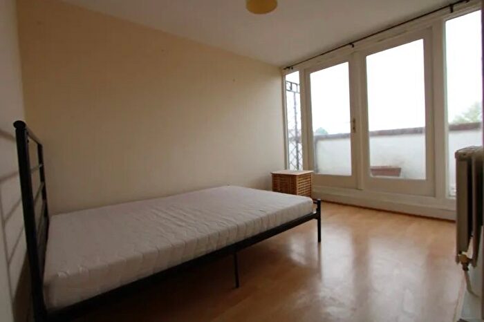 3 Bedroom Flat To Rent In Tregunter Road, Chelsea, SW10
