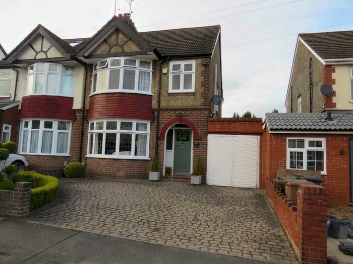 Houses for sale in Greenside Park, LU2, Luton