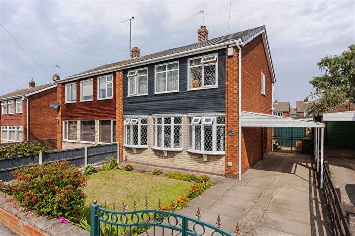 3 Bedroom Semi-Detached House For Sale In Shakespeare Avenue, Scunthorpe, DN17