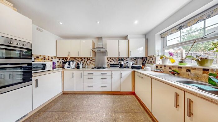 4 Bedroom Terraced House To Rent In Hawksmoor Grove, Bromley, BR2
