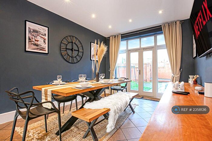 5 Bedroom Detached House To Rent In Kingswear Drive, Broughton, Milton Keynes, MK10