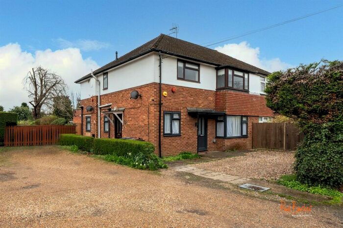 2 Bedroom Maisonette For Sale In Hatfield Road, Smallford, St. Albans, AL4
